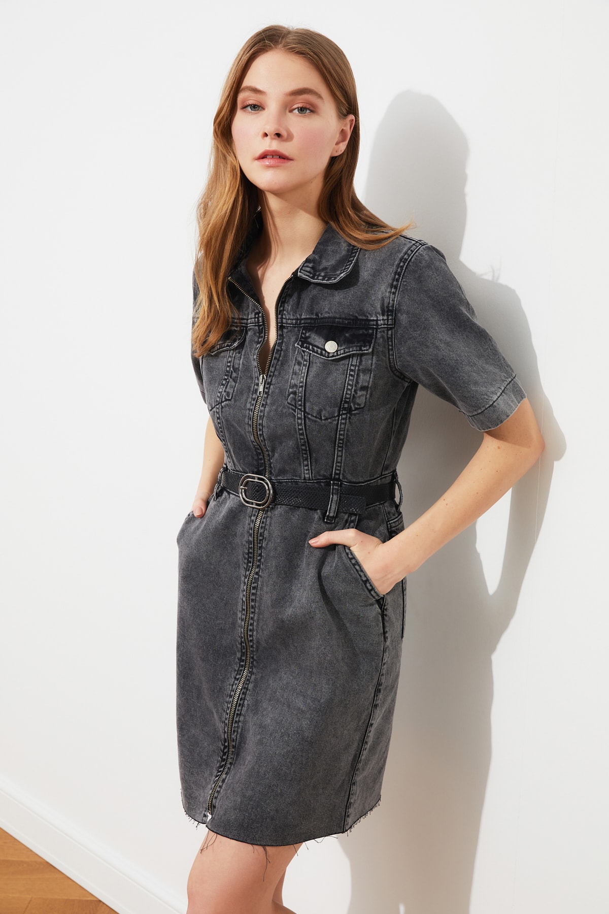 Trendyol Belt Detail Zipper Denim Dress TWOSS21EL2315 1